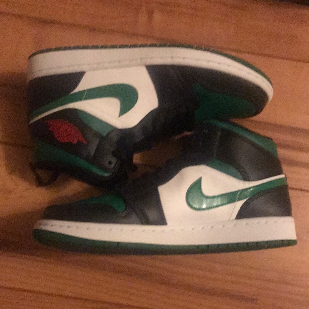 Air Jordan 1s Mids